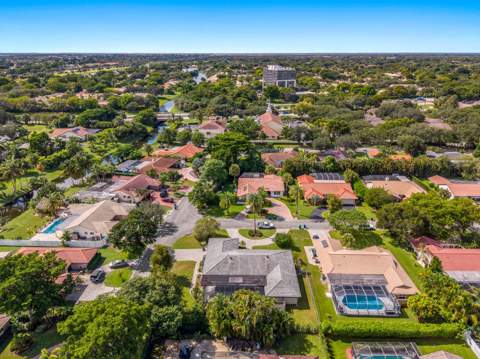 213 NW 94th Way, Coral Springs FL - photo 10 of 57