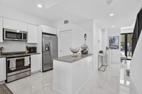 4173 N Oak Place, Dania Beach FL - photo 11 of 31