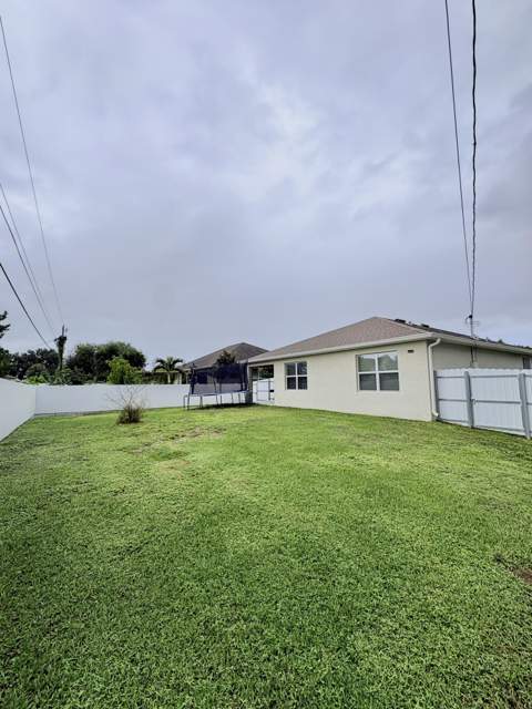 1572 SW Escobar Lane, Port St. Lucie FL - photo 17 of 18