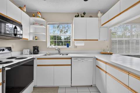 18205 SE Fairview Circle, Tequesta FL - photo 14 of 76