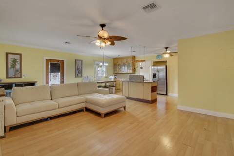 1225 Mohawk Street, Jupiter FL - photo 9 of 39