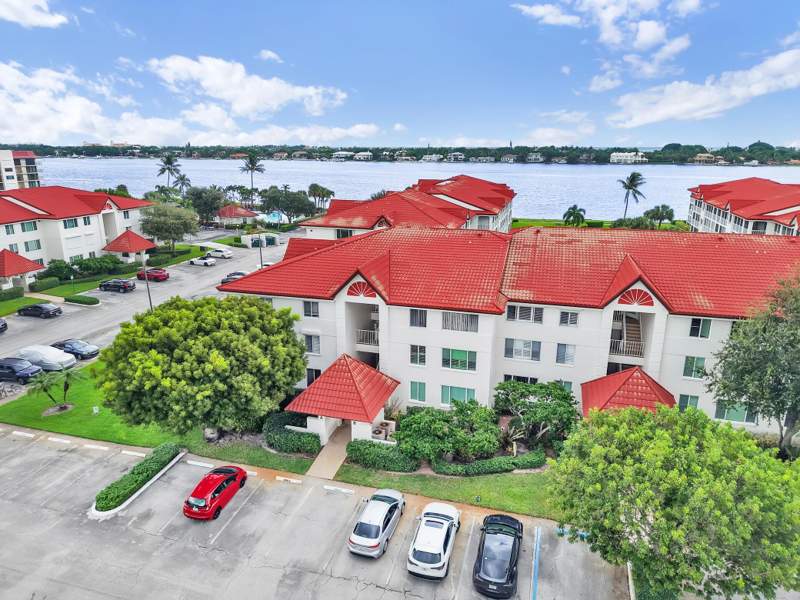 3 bedroom Condominium at 107 Half Moon Circle #A1, Half Moon Bay Condo, Hypoluxo — photo 3