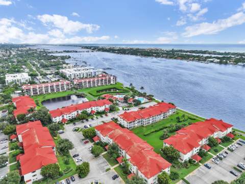 107 Half Moon Circle #A1, Hypoluxo FL - photo 6 of 21