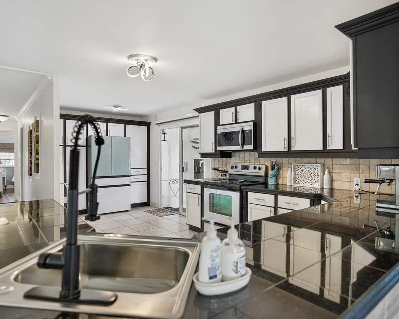2 bedroom Mobile Home at 1891 SW 84th Avenue, Park City Sec Three, Davie — photo 2