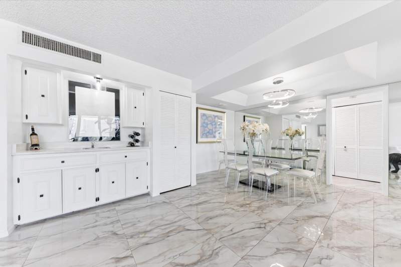 2 bedroom Condominium at 3589 S Ocean Boulevard #403, Mayfair House Condo, South Palm Beach — photo 4