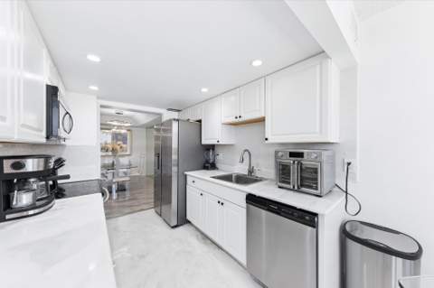 3589 S Ocean Boulevard #403, South Palm Beach FL - photo 9 of 29