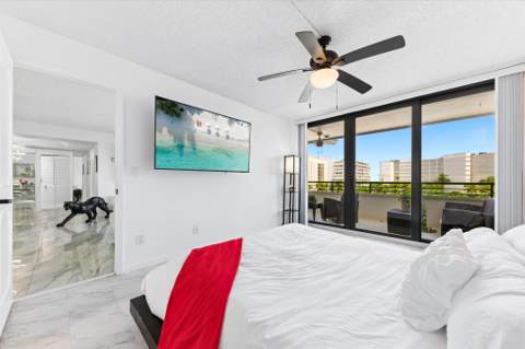3589 S Ocean Boulevard #403, South Palm Beach FL - photo 16 of 29