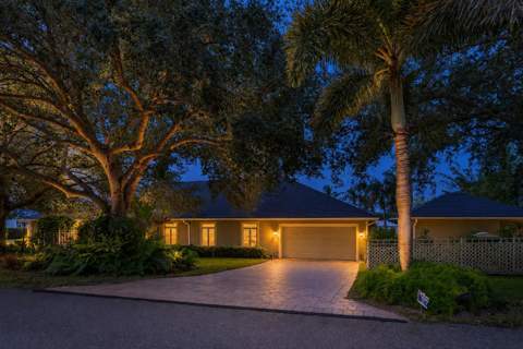 9707 SE Sharon Street, Hobe Sound FL - photo 6 of 53