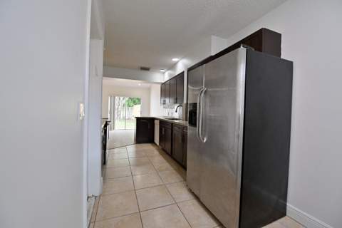 10939 W Broward Boulevard #10939, Plantation FL - photo 12 of 47