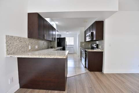 10939 W Broward Boulevard #10939, Plantation FL - photo 14 of 47