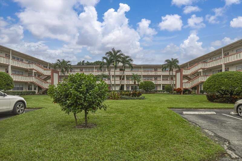 2 bedroom Condominium at 291 Preston G Way #291, Preston At Century Village Condo, Boca Raton — photo 2