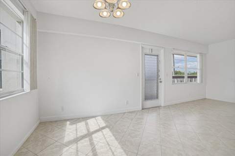 291 Preston G Way #291, Boca Raton FL - photo 9 of 36