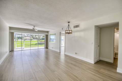 478 Tequesta Drive #115, Tequesta FL - photo 8 of 31