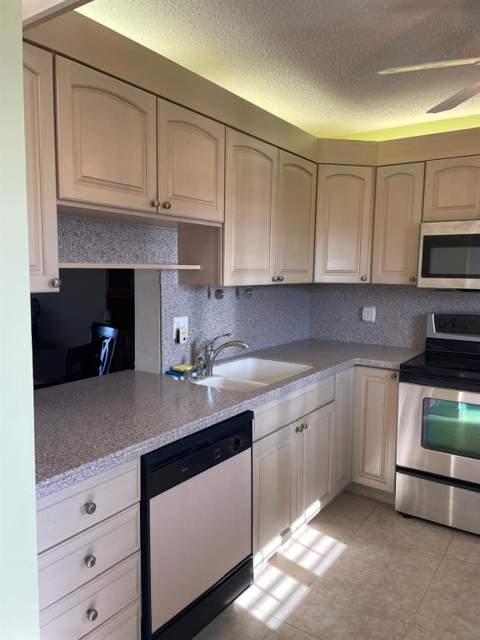 2520 NE 1st Court #411, Boynton Beach FL - photo 7 of 40