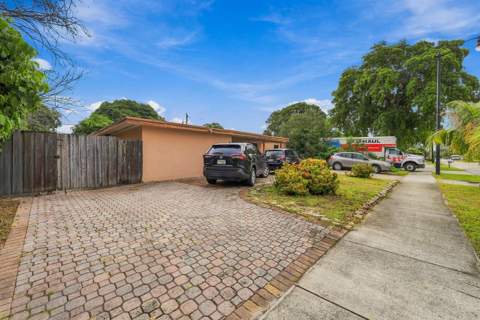 4972 NE 14th Avenue, Pompano Beach FL - photo 6 of 26