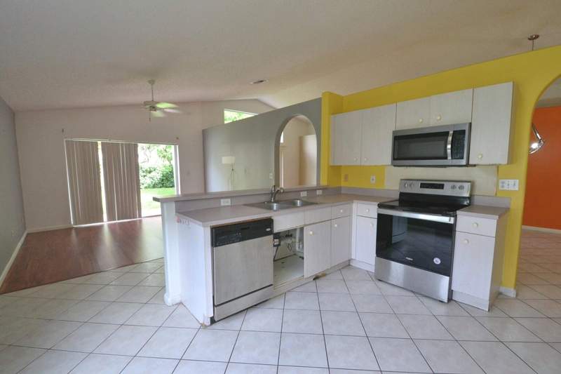 3 bedroom Single Family Residence at 8179 White Rock Circle, Nautica 2, Boynton Beach — photo 4
