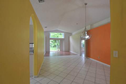 8179 White Rock Circle, Boynton Beach FL - photo 6 of 17
