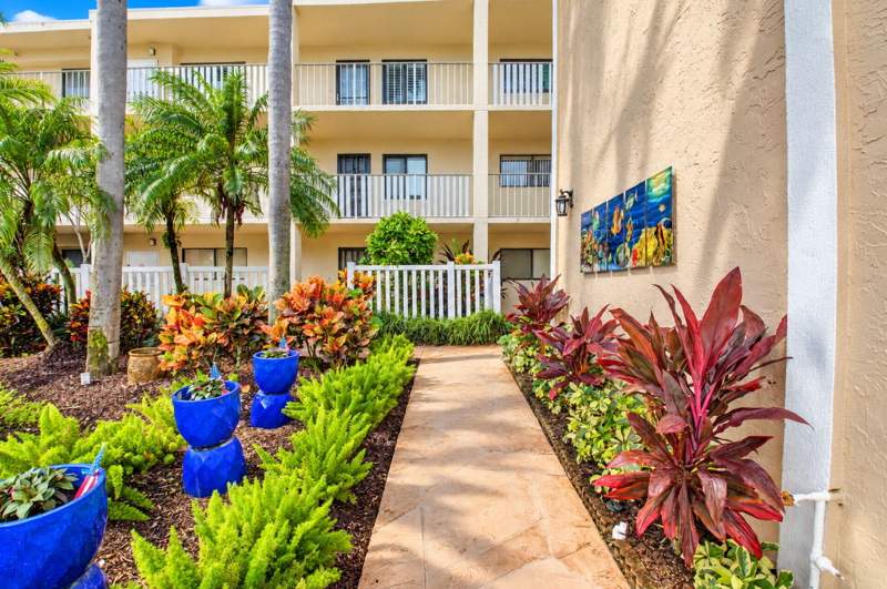 2 bedroom Condominium at 7240 Huntington Lane #806, Huntington Lakes Sec Three Condos, Delray Beach — photo 4
