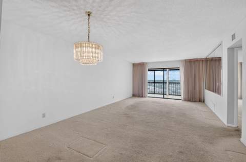 7240 Huntington Lane #806, Delray Beach FL - photo 11 of 48