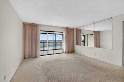 7240 Huntington Lane #806, Delray Beach FL - photo 13 of 48