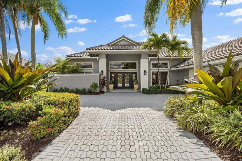 4 bedroom Single Family Residence at 140 Thornton Drive, PGA Resort Community Of Preston, Palm Beach Gardens — photo 2