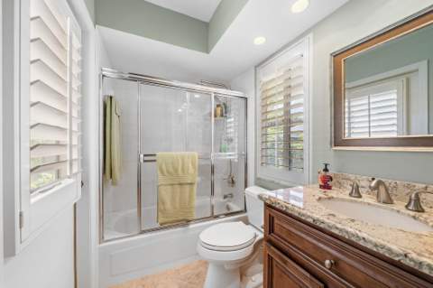 140 Thornton Drive, Palm Beach Gardens FL - photo 13 of 24