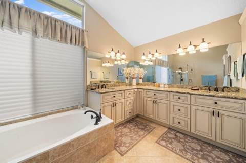 140 Thornton Drive, Palm Beach Gardens FL - photo 23 of 24
