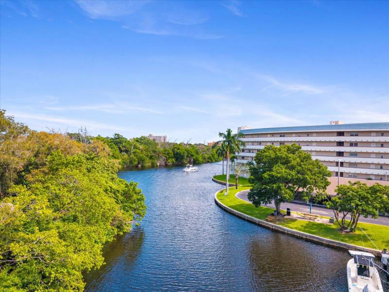 2 bedroom Condominium at 1319 E Hillsboro Boulevard #409, Hillsboro Cove Condo, Deerfield Beach — photo 5