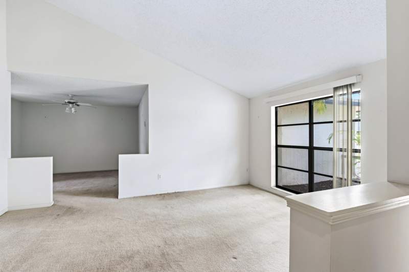 4 bedroom Single Family Residence at 4937 Willow Drive, Pheasant Walk Sec 1, Boca Raton — photo 5