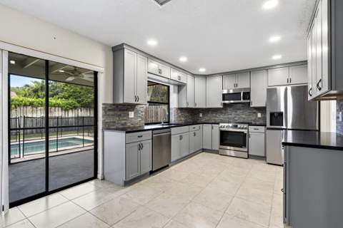 4937 Willow Drive, Boca Raton FL - photo 11 of 70