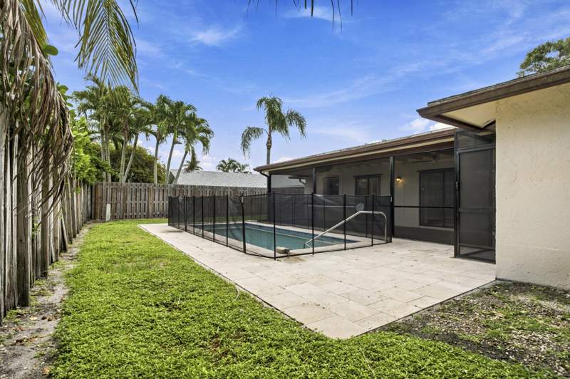 4 bedroom Single Family Residence at 4937 Willow Drive, Pheasant Walk Sec 1, Boca Raton — photo 4