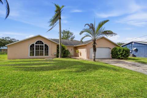 2392 SW Caballero Street, Port St. Lucie FL - photo 6 of 50