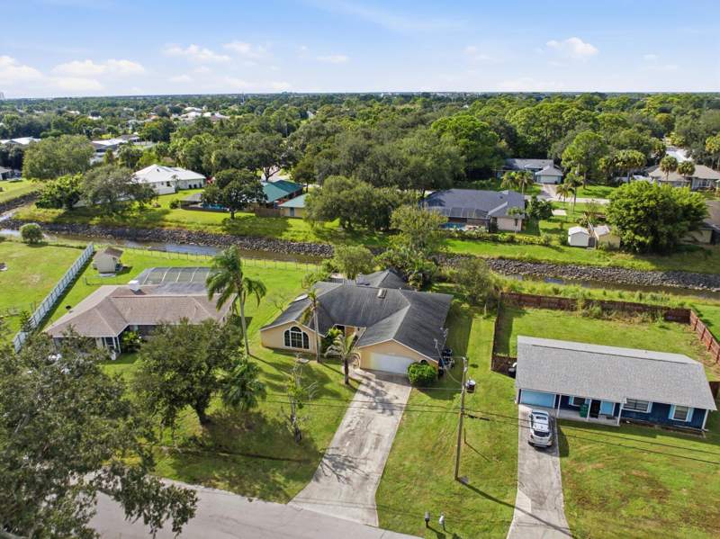 4 bedroom Single Family Residence at 2392 SW Caballero Street, Port St Lucie Section 31, Port St. Lucie — photo 2