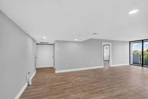 5600 N Flagler Drive #306, West Palm Beach FL - photo 7 of 37
