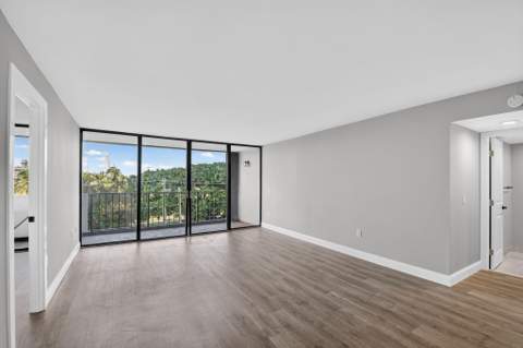 5600 N Flagler Drive #306, West Palm Beach FL - photo 13 of 37