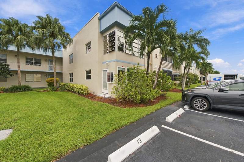 1 bedroom Condominium at 823 Flanders R Drive #R, Kings Point, Delray Beach — photo 2