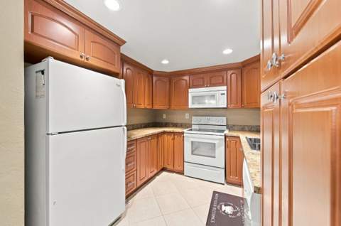 823 Flanders R Drive #R, Delray Beach FL - photo 11 of 49