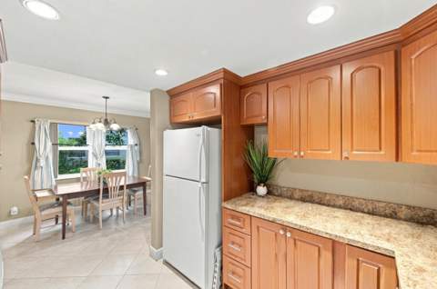 823 Flanders R Drive #R, Delray Beach FL - photo 12 of 49