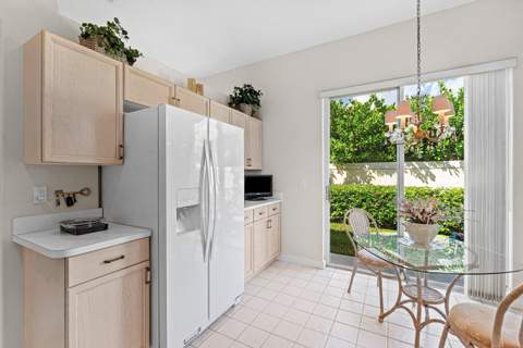 128 Monterey Pointe Drive, Palm Beach Gardens FL - photo 9 of 21