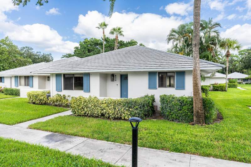 2 bedroom Villa at 828 Club Drive, PGA Club Cottages, Palm Beach Gardens — photo 2