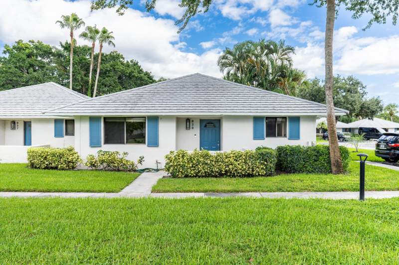 2 bedroom Villa at 828 Club Drive, PGA Club Cottages, Palm Beach Gardens — photo 3