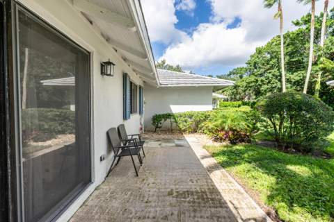 828 Club Drive, Palm Beach Gardens FL - photo 9 of 36
