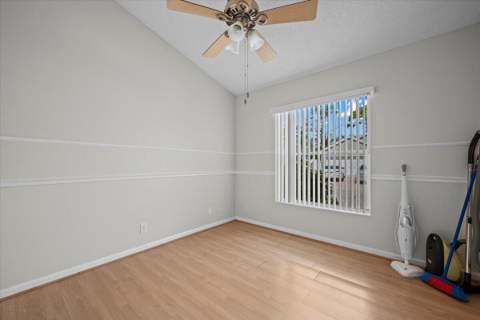 127 Saratoga Boulevard, Royal Palm Beach FL - photo 18 of 39