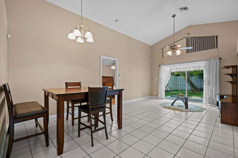 3 bedroom Single Family Residence at 127 Saratoga Boulevard, Saratoga At Royal Palm 1, Royal Palm Beach — photo 5