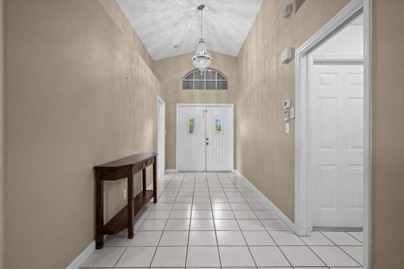 3 bedroom Single Family Residence at 127 Saratoga Boulevard, Saratoga At Royal Palm 1, Royal Palm Beach — photo 3