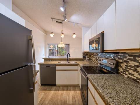 4937 Broadstone Circle, West Palm Beach FL - photo 12 of 47