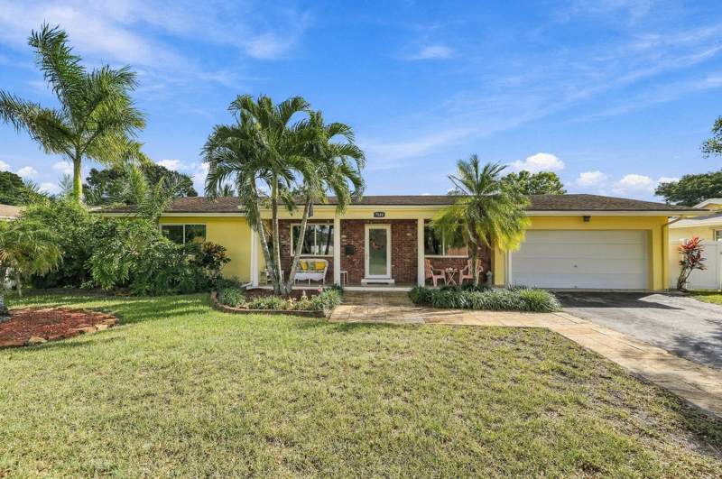 4 bedroom Single Family Residence at 7360 NW 14th Street, Mirror Lake Estates Sec 8, Plantation — photo 4