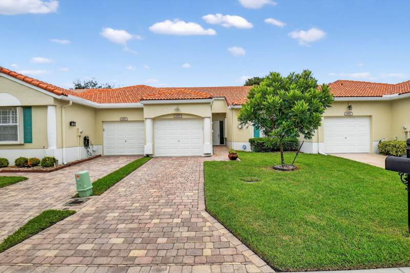 2 bedroom Villa at 6193 Heliconia Road, Floral Lakes Ph 3 And 4, Delray Beach — photo 3