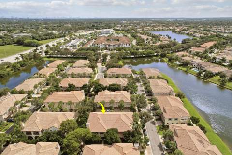 4326 Cascada Circle, Hollywood FL - photo 11 of 44