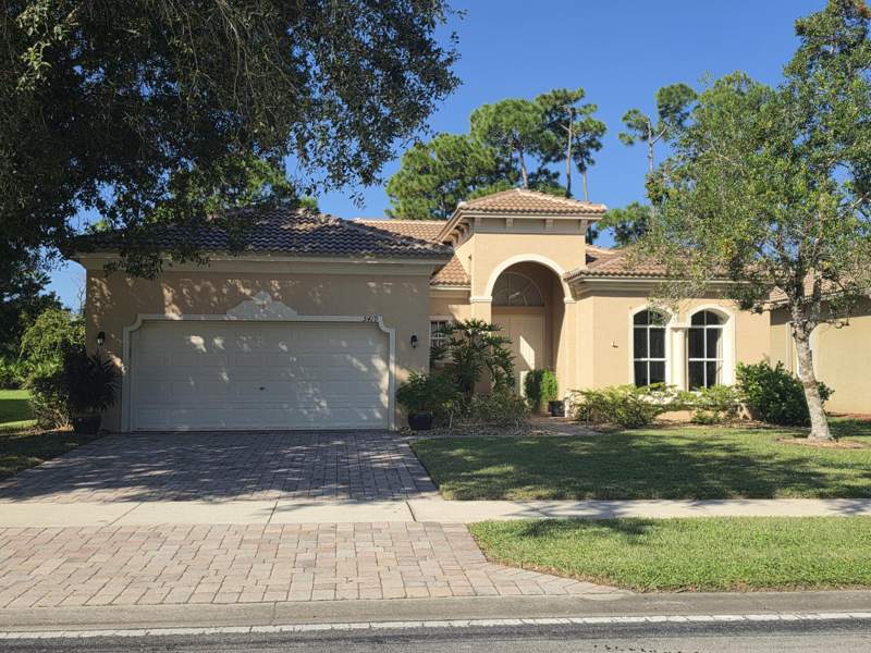 3 bedroom Single Family Residence at 5419 Place Lake Drive, Portofino Shores Phase Two, Fort Pierce — photo 4